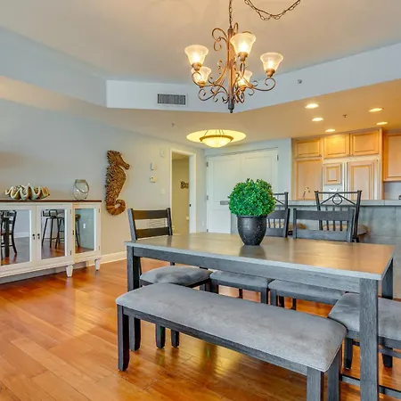 Florida Resort Condo Walk To Pensacola Beach!
